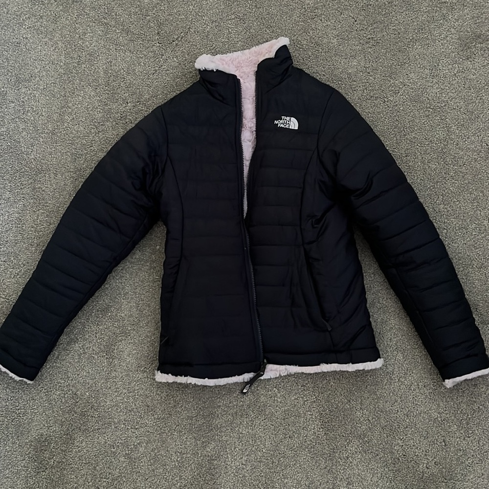 Girls north face reversible jacket size large 14/16 black and pink